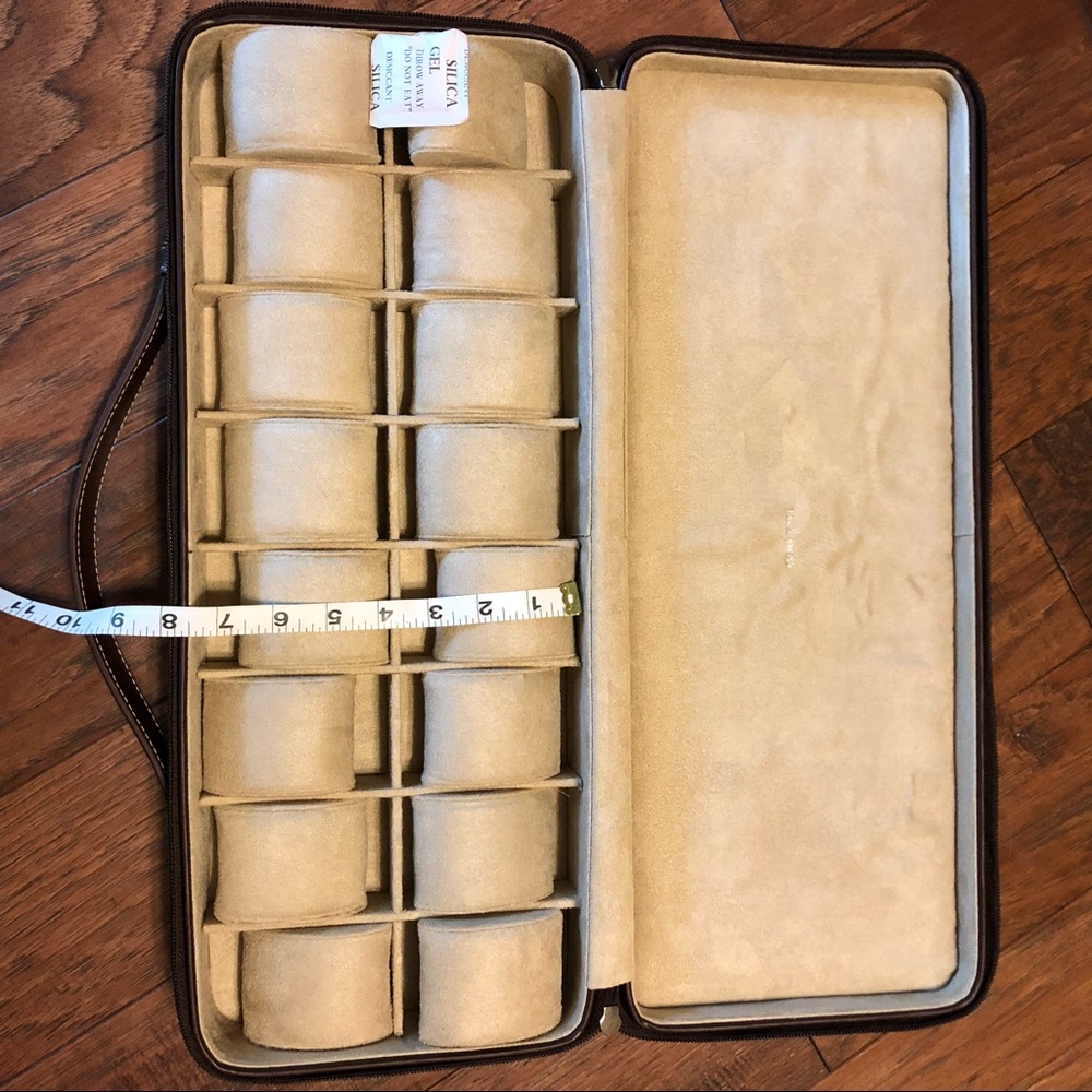 NWOT 16 luxury watch brown leather case.